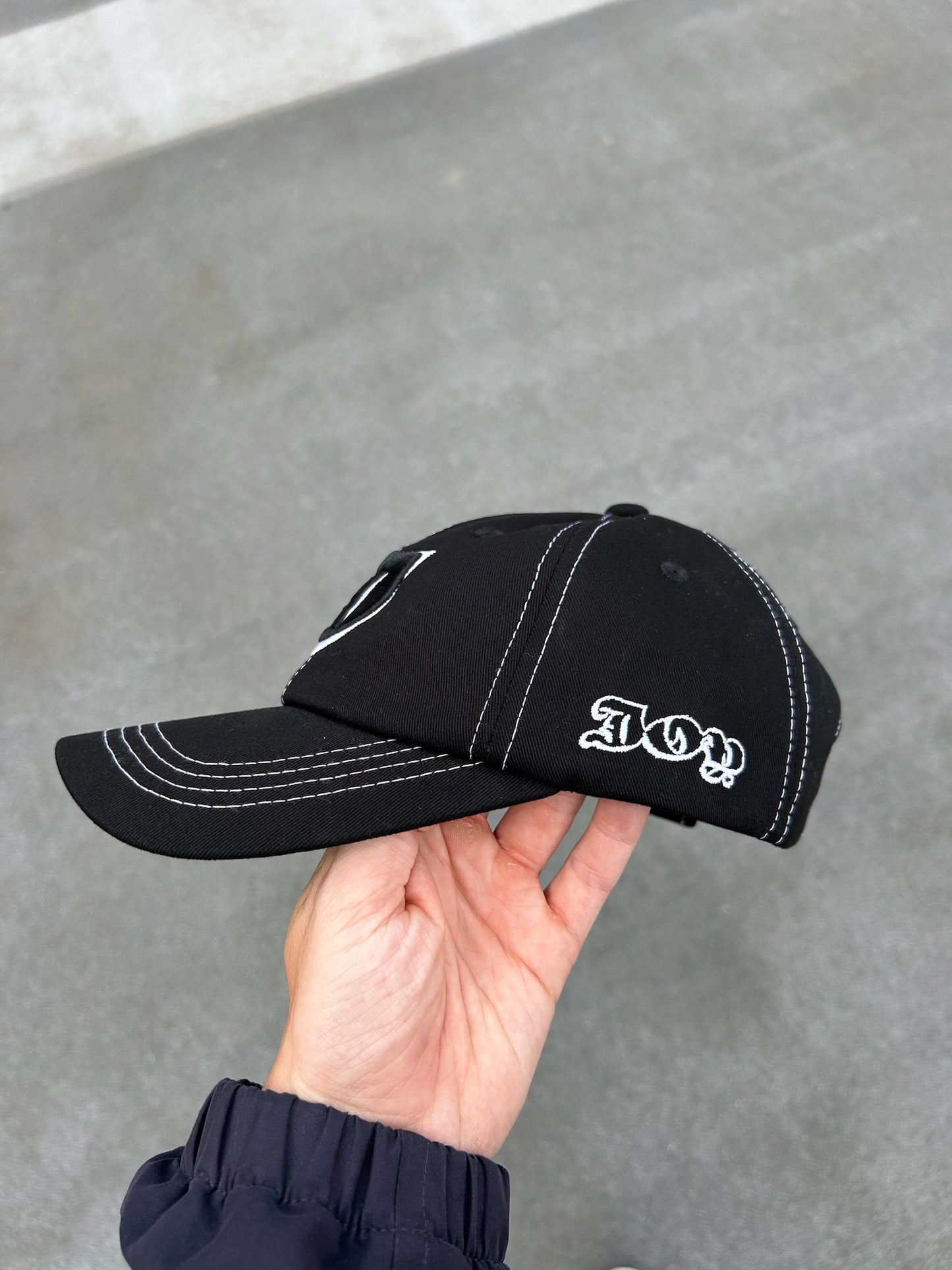 Contrast Stitching Cap - Black